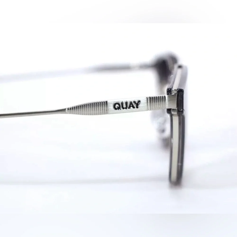 Closeout!▪️NWT Quay Australia Getaway Metal Gray Smoke Sunglasses New in Case